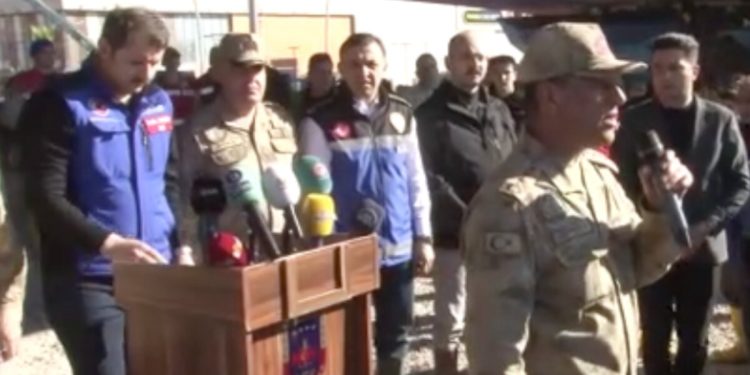 Şanlıurfa’da çalışma yapan askerler alkışlarla uğurlandı