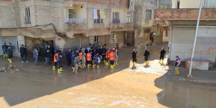 Şanlıurfa’da selin yarattığı tahribatın izleri siliniyor