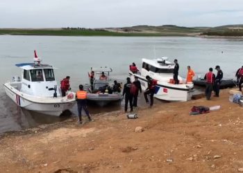 Şanlıurfa’da son durum! Selde kaybolan tır dorsesi bulundu