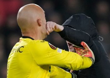 Sevilla kalecisine saldıran PSV Eindhoven taraftarına 40 yıl ceza