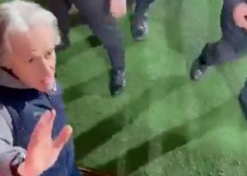 Sevinçten ne yapacağını şaşırdı! Fenerbahçe taraftarı Jesus’un elini tutarsa…