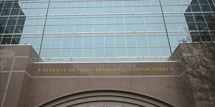 Silikon Vadisi Bankası için teklif verme süresinde değişiklik yapıldı