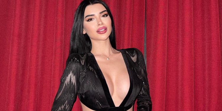 Sosyal medya sallandı! Fenomen Aleyna Eroğlu gözyaşları içinde paylaştı: Eski futbolcudan şiddet gördü