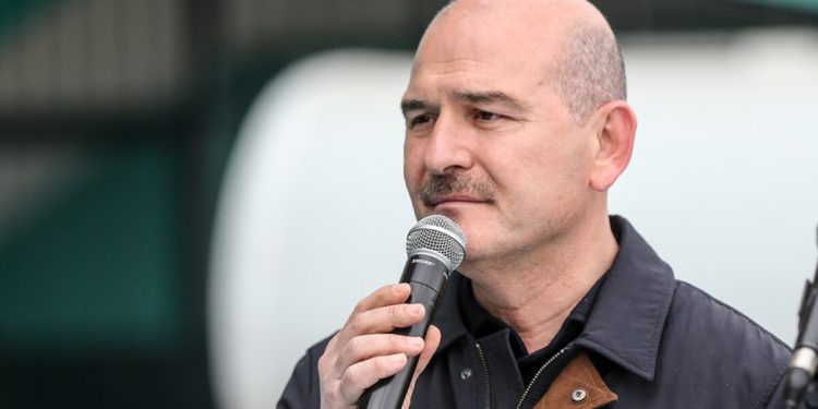 Süleyman Soylu: Depremin yaralarını el birliğiyle sarmaya devam ediyoruz