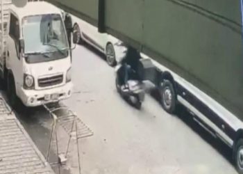 Sultangazi’de bir kişi annesinin evinin önünde silahlı saldırıya uğradı