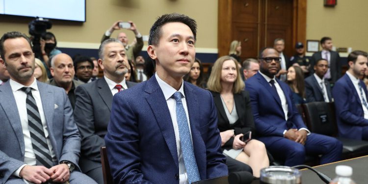 TikTok CEO’su, uygulamanın Çin hükümeti ile bağlantıları sebebiyle ABD Kongresi’nde ifade verdi