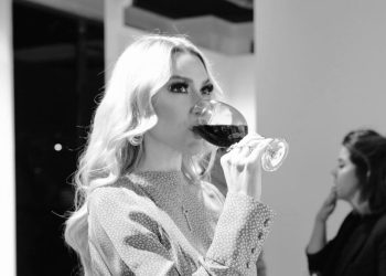 Tülin Şahin, Hadise’ye Belçika’dan sipariş verdi