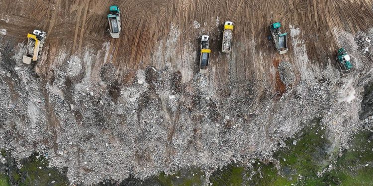 Uzmanlar, deprem enkazların geri dönüşümü konuştu