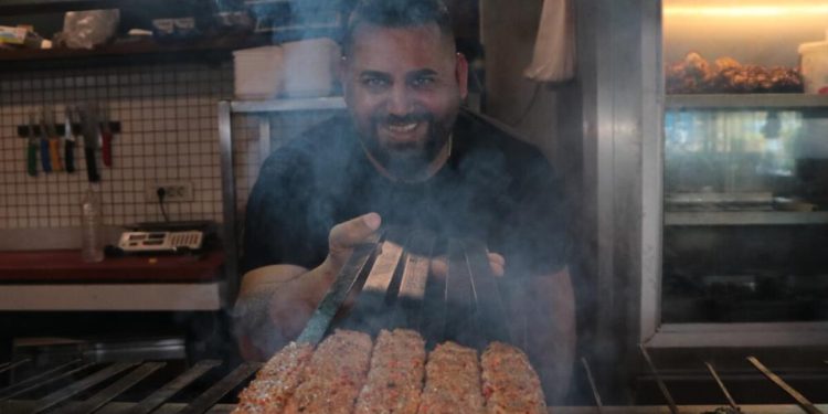 Adana’da kırmızı et tüketimi rekora ulaştı! Adanalılar kebapçıya uğramadan eve gitmiyor