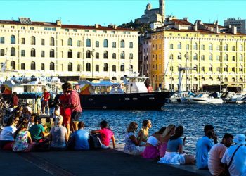 Avrupa’da bunaltıcı sıcaklar ve şiddetli yağışlar etkili oluyor