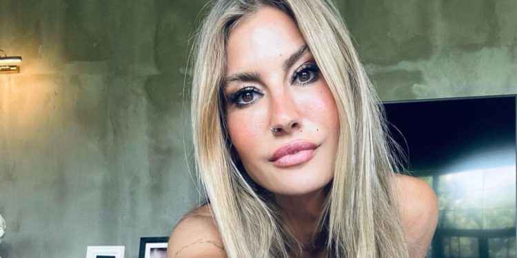 Çağla Şıkel Arto’nun mal varlığına haciz koydurdu