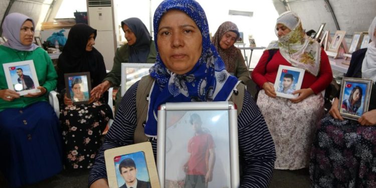 Diyarbakır’da evlat nöbeti sürüyor