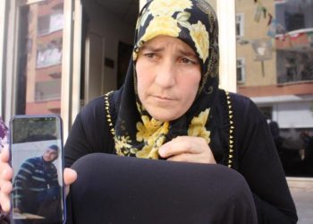 Diyarbakır’da evlat nöbetindeki bir anne daha evladına kavuştu
