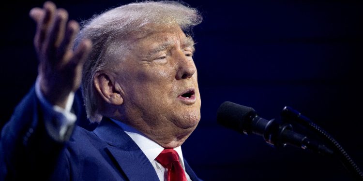 Donald Trump’tan dikkat çeken ifade: Dolar, küresel üstünlüğünü kaybediyor