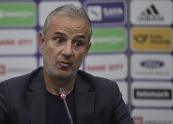 İsmail Kartal’dan Samsun Stadı’nın zeminine eleştiri