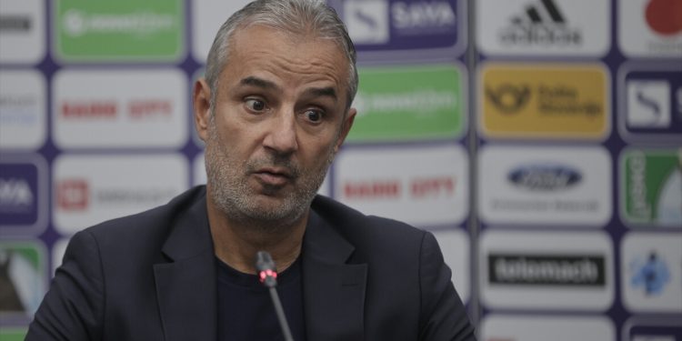 İsmail Kartal’dan Samsun Stadı’nın zeminine eleştiri