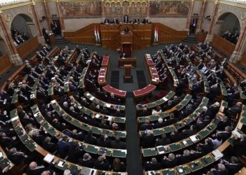 İsveç’in NATO’ya katılımı oylaması Macaristan meclisinde ertelendi