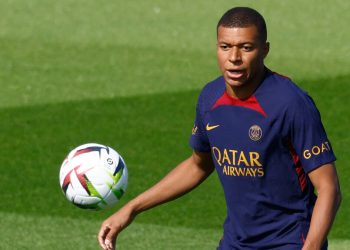 Paris Saint-Germain, Kylian Mbappe’yi affetti