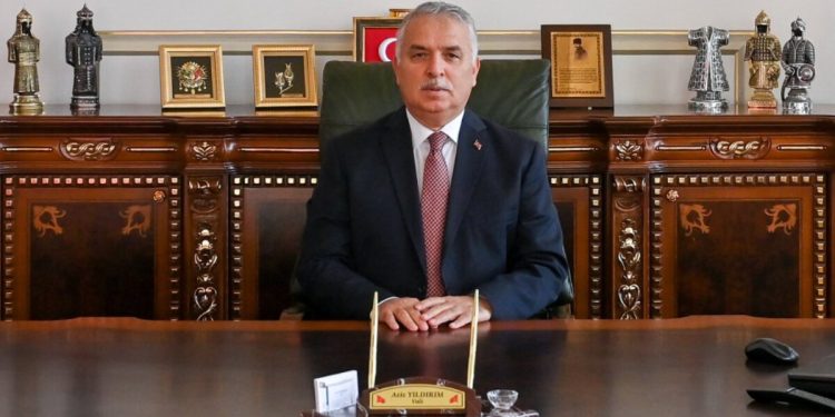 Trabzon’un yeni valisi Aziz Yıldırım oldu