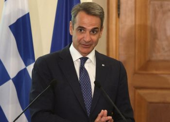 Yunanistan Başbakanı Miçotakis: Rodos’u terk edenlere ücretsiz tatil vereceğiz