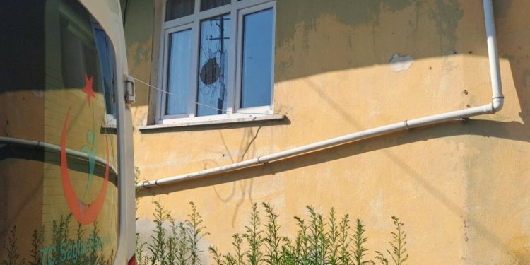 Zonguldak’ta ev sahibi ve kıracıların kavgası hastanede bitti