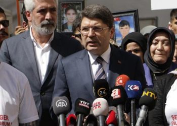 Adalet Bakanı Yılmaz Tunç: Diyarbakır anneleri dünyaya bir mesaj veriyor