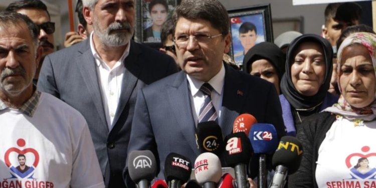 Adalet Bakanı Yılmaz Tunç: Diyarbakır anneleri dünyaya bir mesaj veriyor