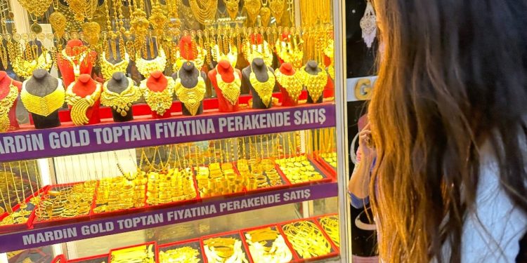 Altın fiyatında yıl sonu beklentisi yüksek