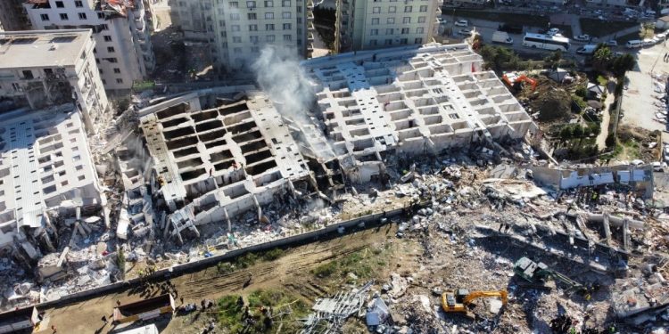 Hatay’da yüzlerce kişiye mezar olan Rönesans Rezidans’ın mühendisi tutuklandı