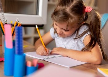 Ödev yapmayı çocuk oyununa dönüştürün: Eğlenceli ipuçları ve taktikler!