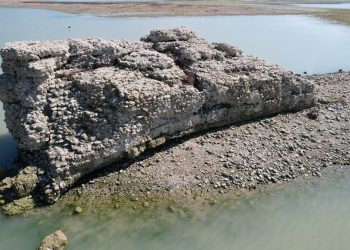 Adana’da sular çekilince ortaya çıktı! Antik kent definecilerin saldırısına uğradı