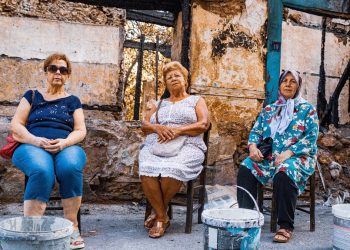 Antalya’nın tarihi Kaleiçi’nde pazar günleri korkutan yangın