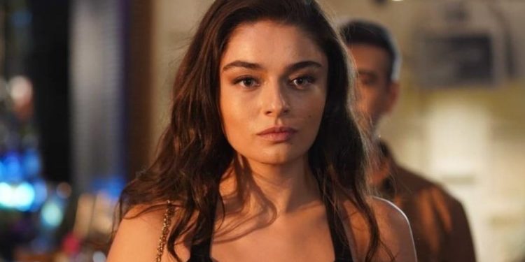 Ayça Ayşin Turan bozkırda cesur pozlarıyla dumur etti! “Güzellikte sınır tanımıyorsun”