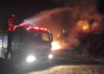 Edirne’de yangın demiryoluna sıçradı: Uluslararası lojistik tren seferi durdu