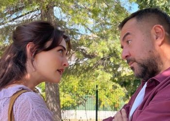 O kare sosyal medyayı salladı! Esra Bilgiç ve Ata Demirer aynı karede..