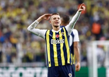 Sebastian Szymanski’den bir rekor daha! Alex’i yakaladı