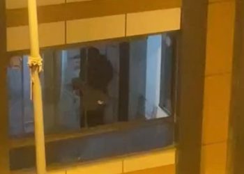 Esenyurt’taki apartman kurşun yağmuruna tutuldu