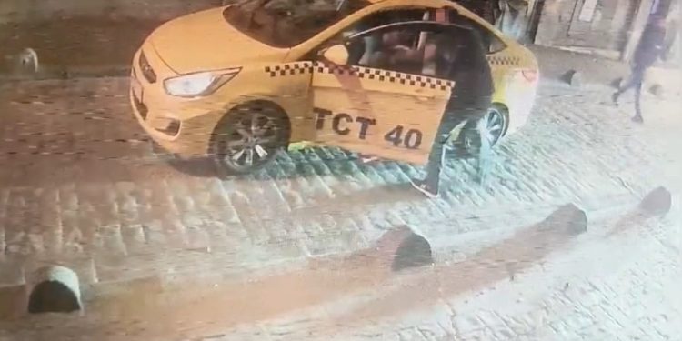 İstanbul’da taksici vahşeti: Önce dövdü sonra bıçakla yaraladı