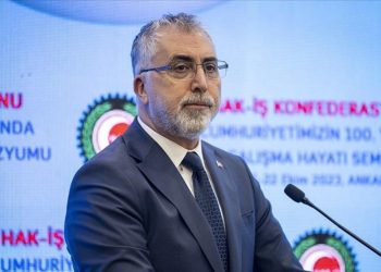 Vedat Işıkhan: Çalışma hayatında Türkiye Yüzyılı’nı birlikte inşa edeceğiz