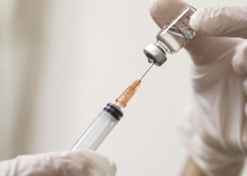 Aşının yan etkisinden kurtarıyor! Yapın, yaptırın…