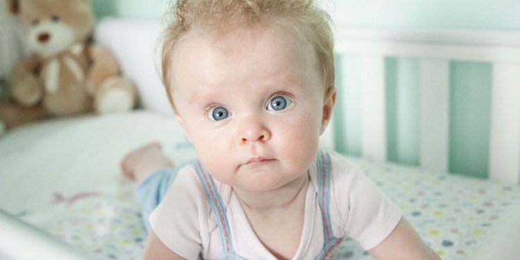 Bebeklerde gece terörü belirtileri, nedenleri ve başa çıkma yolları