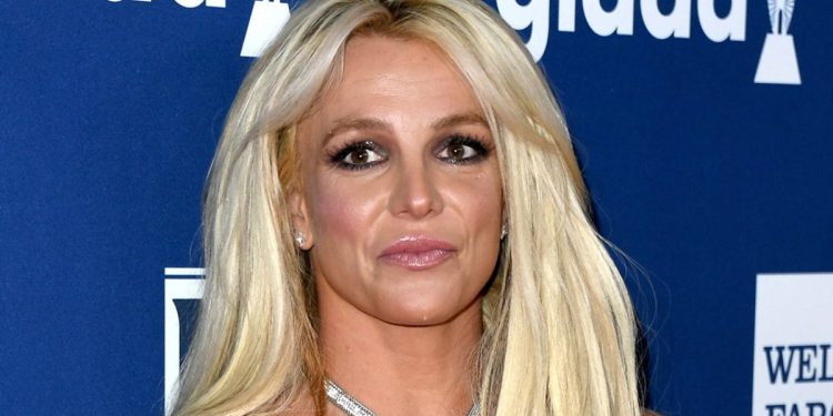 Britney Spears çıplak pozlarının sebebini açıkladı