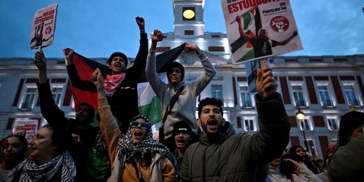 Dünyanın dört bir yanından Filistin’e destek gösterisi