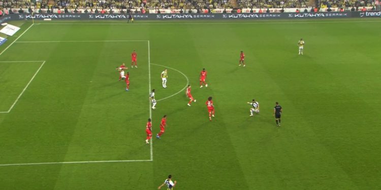 Hakem yorumcuları Fenerbahçe’nin Hatayspor maçında iptal edilen penaltısını yorumladı