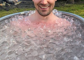 Hem dinç hem de genç görünmeye buz gibi keskin çözüm! Bu yöntem sadece 5 dakikanızı alacak…