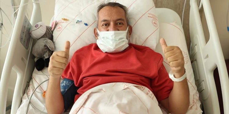 Kayseri’de böbrek nakli bekleyen hastanın umudu, 8. denemede gerçek oldu