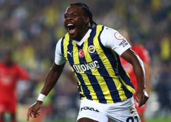 Osayi-Samuel’den Fred’e övgü: Her maçta yüzde 110’unu veriyor