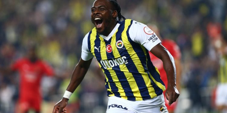 Osayi-Samuel’den Fred’e övgü: Her maçta yüzde 110’unu veriyor