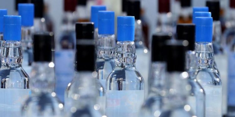 Sahte içki can aldı! İzmir’de zehirlenen bir kişi öldü